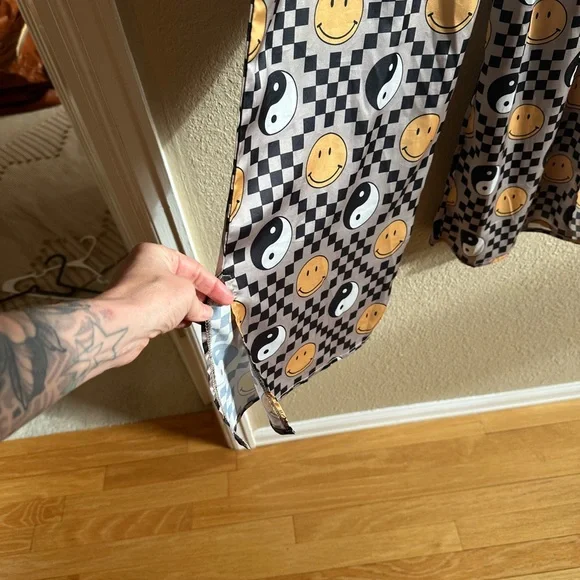 Dressed in LALA Black and White smiley and yingyang pj set - Picture 6 of 10